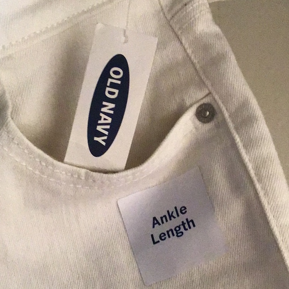 Old Navy White Jeans for Casual Elegance - Picture 2 of 5
